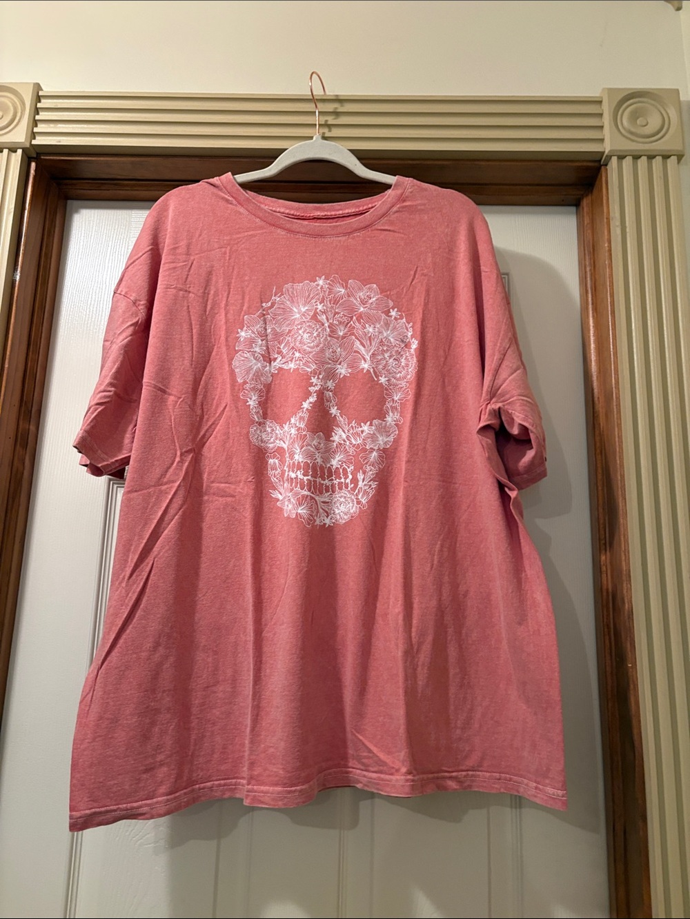 Maurices Pink Short Sleeve Tee with White Floral Skull